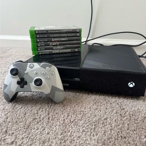 XBOX ONE WITH 6 VIDEOGAMES